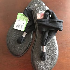Sanuk women black yoga sling sandals size 7